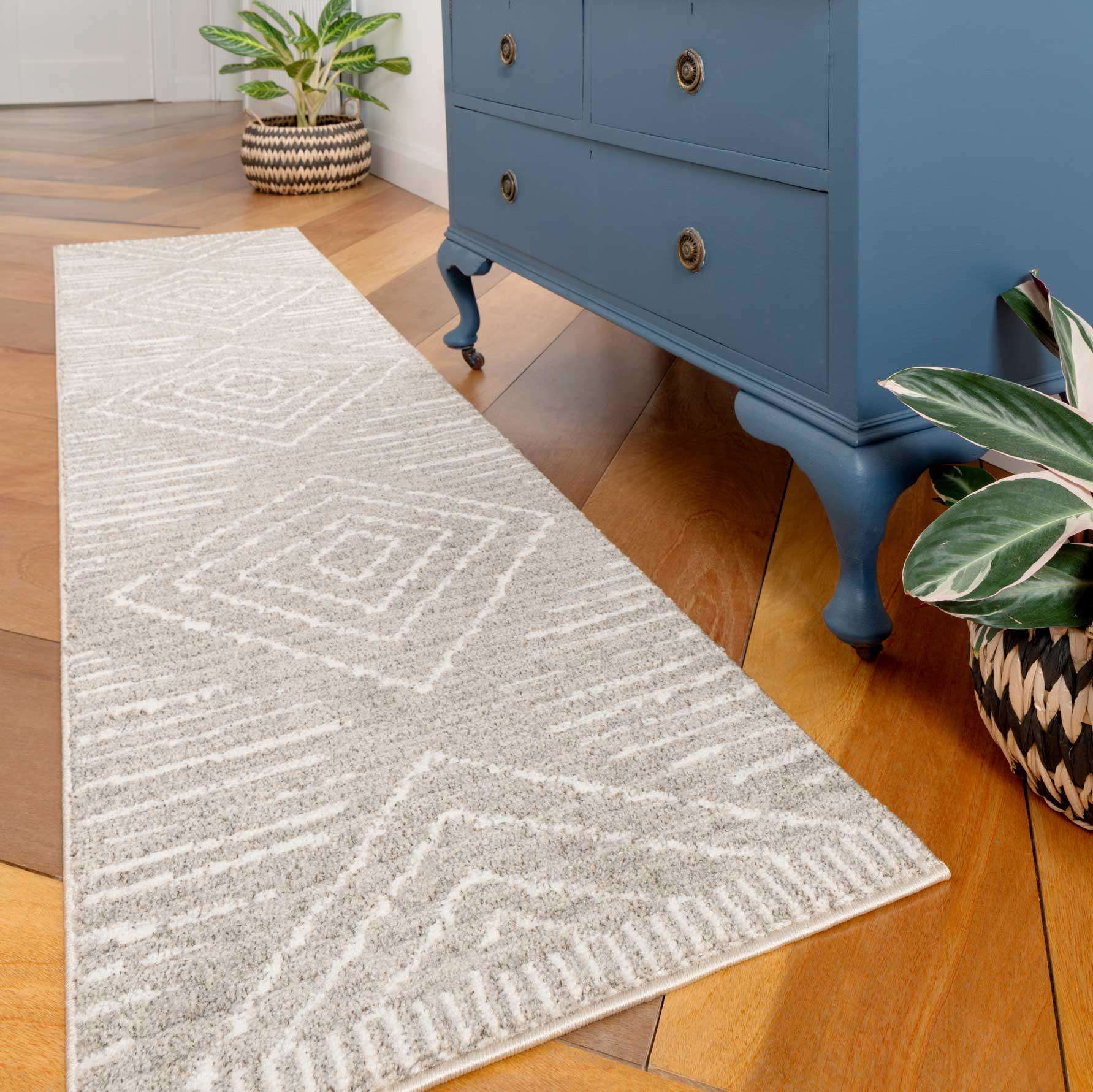 Cosy Soft Diamond Beige Moroccan Berber Bedroom Rug - Image 4