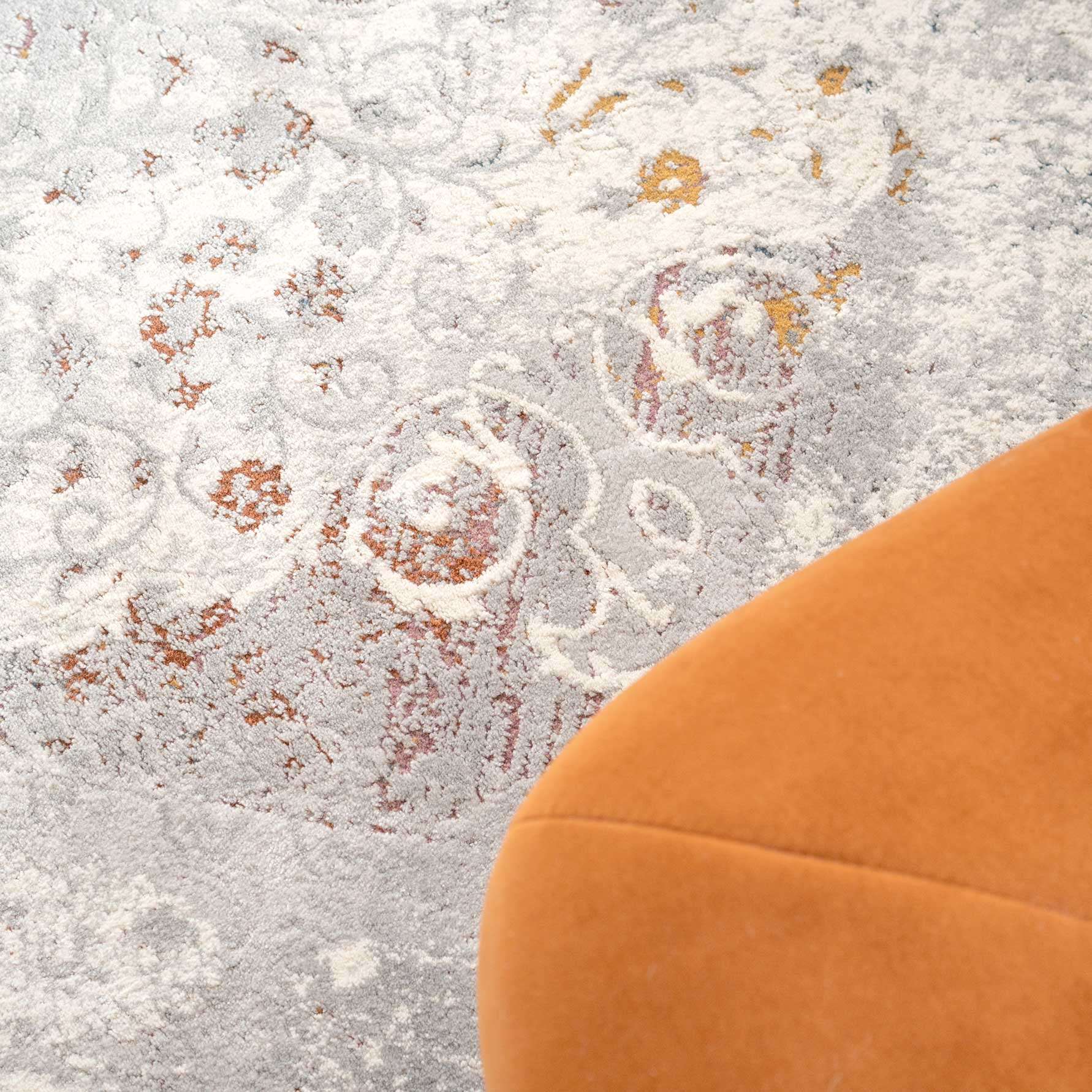 Ornate Soft Grey Distressed Medallion Hall Runner Rug - Image 3