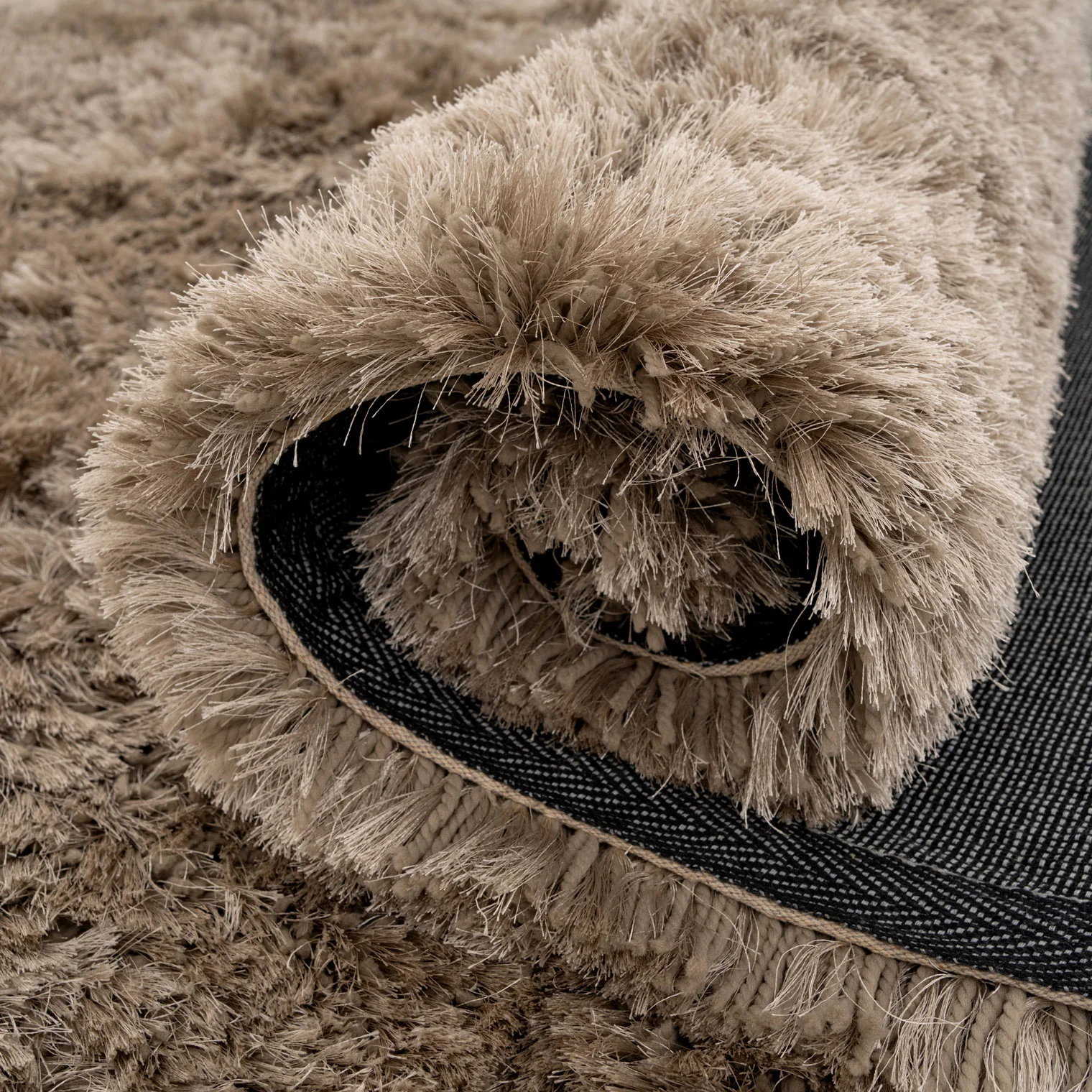 Plush Silver Grey Shaggy Circle Rug - Image 4