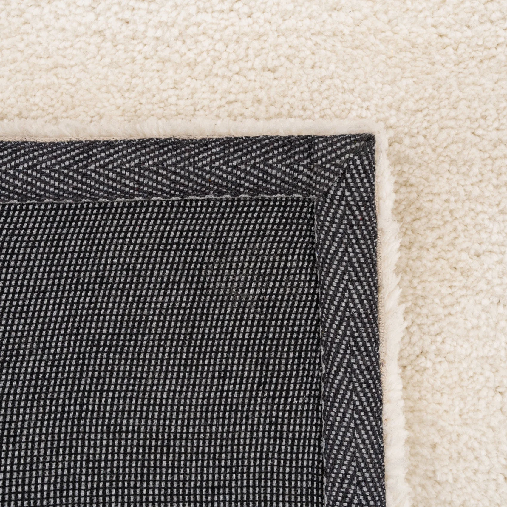 Premium Cream Shaggy Circle Rug - Lace - Image 4
