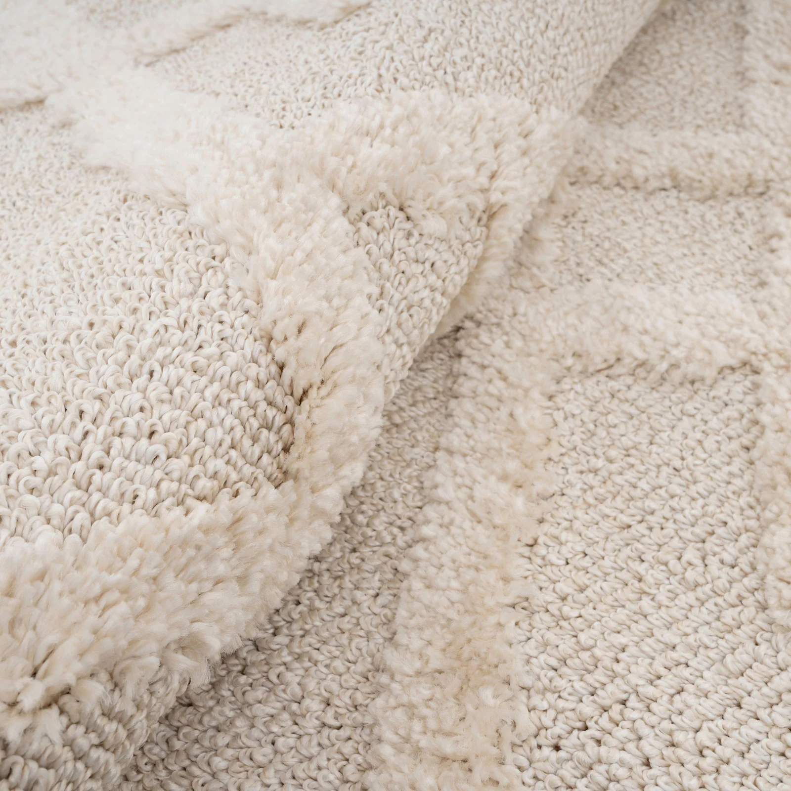 Warm White Interlocking Rug - Sade - Image 5