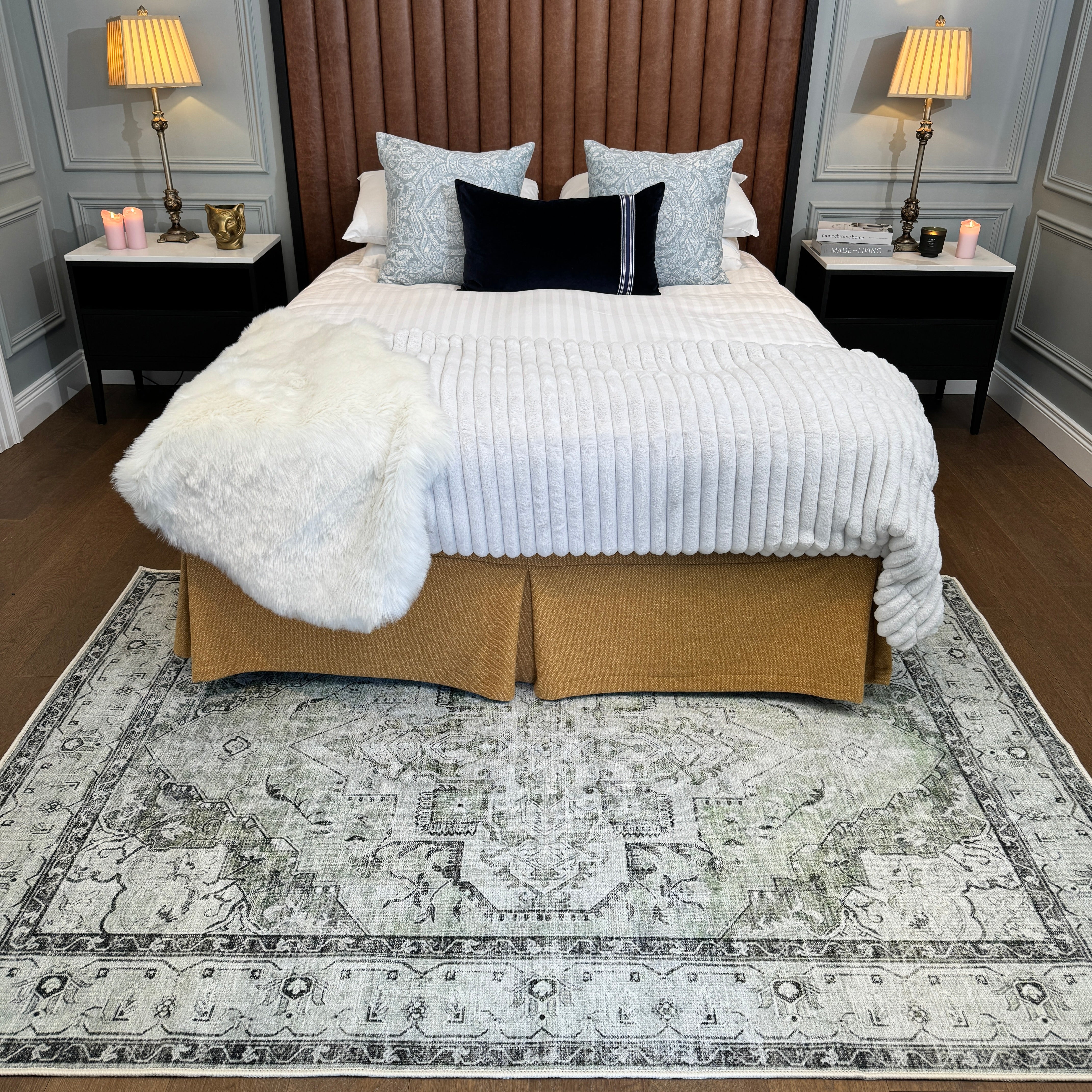 Flatwoven Washable Light Green Bordered Area Rug - Rumi - Image 2